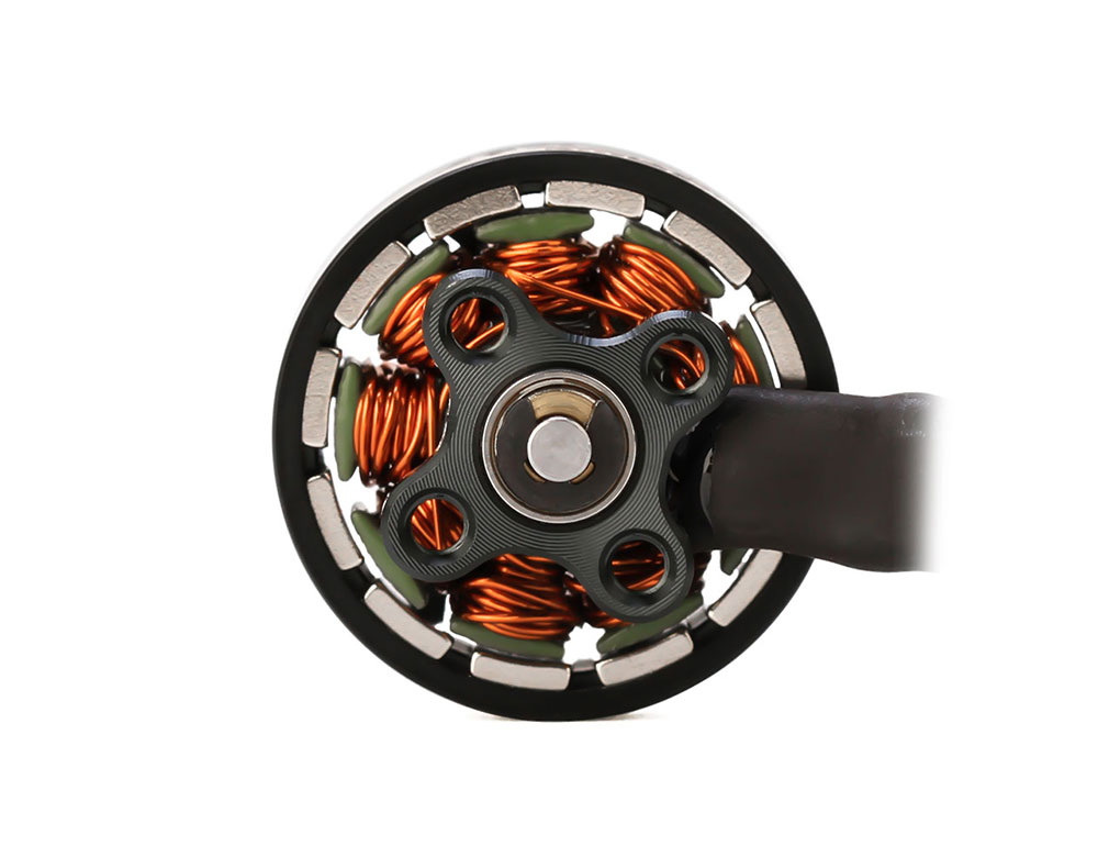محرك T-motor F1404 3800KV 2900 - مراجعة Fpv Drone Goggles وسعره